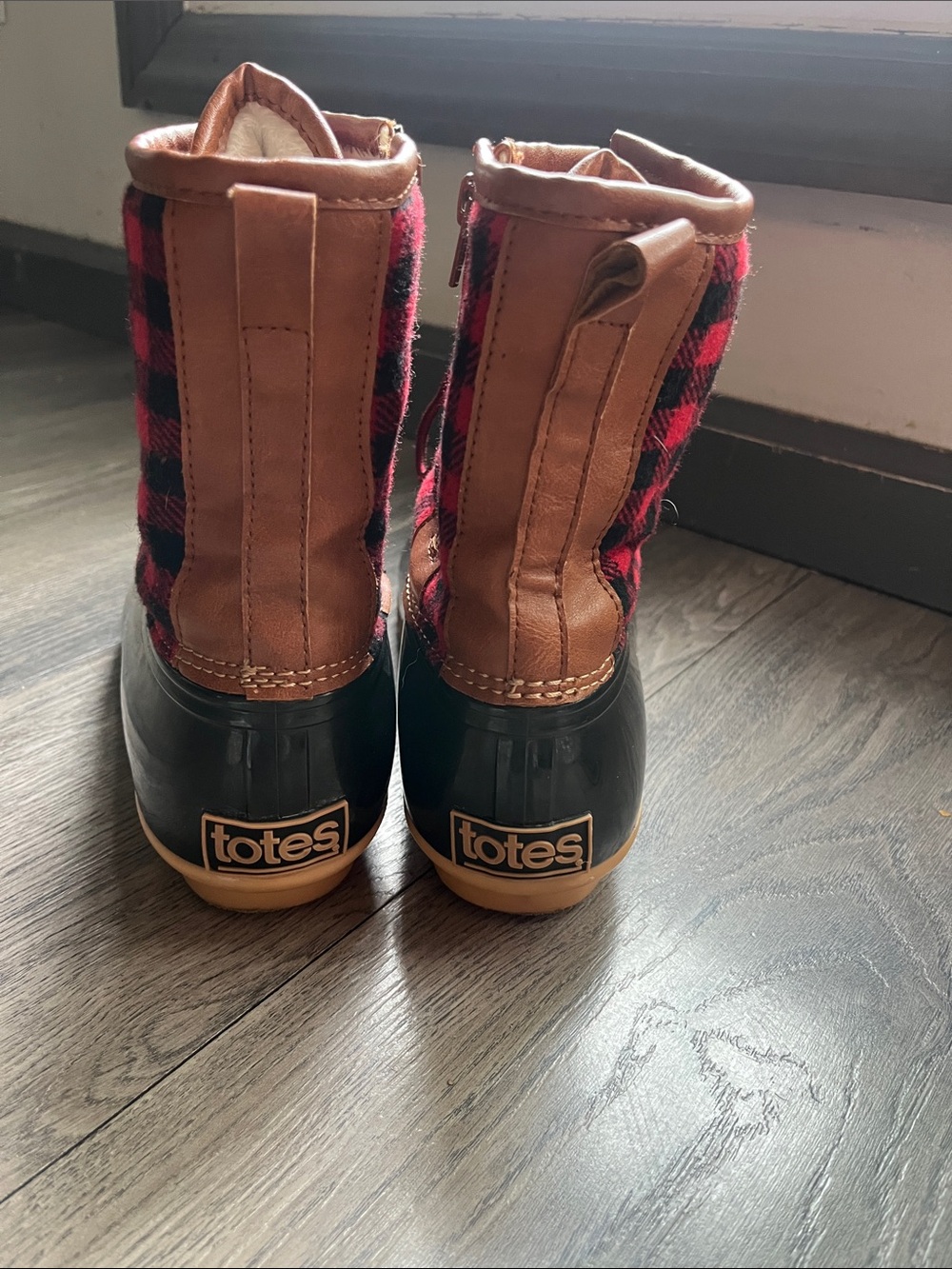 totes Red Black Plaid Winter Rain Duck Boots - Picture 4 of 15